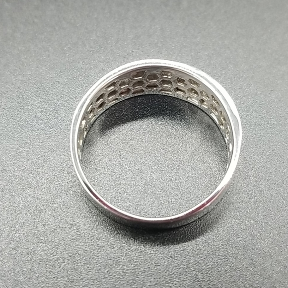 Men's Diamond Wedding Band - Picture 6 of 9